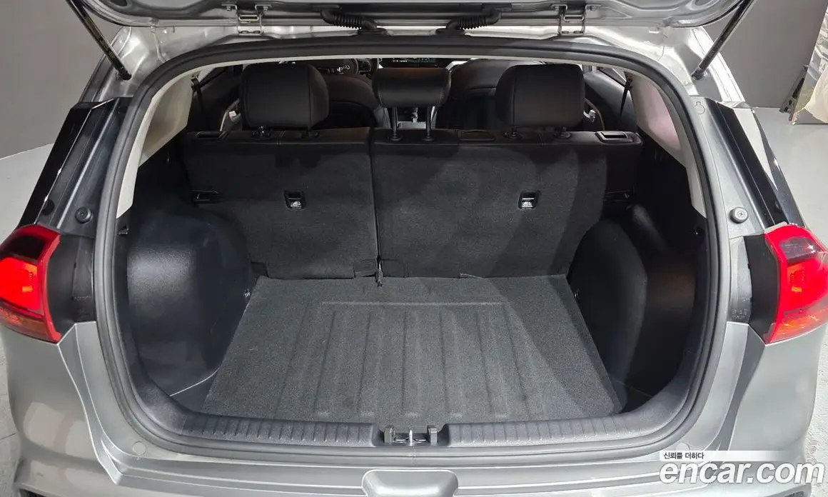 Kia Niro 2021 1.6 автомат (гидро), фото 25