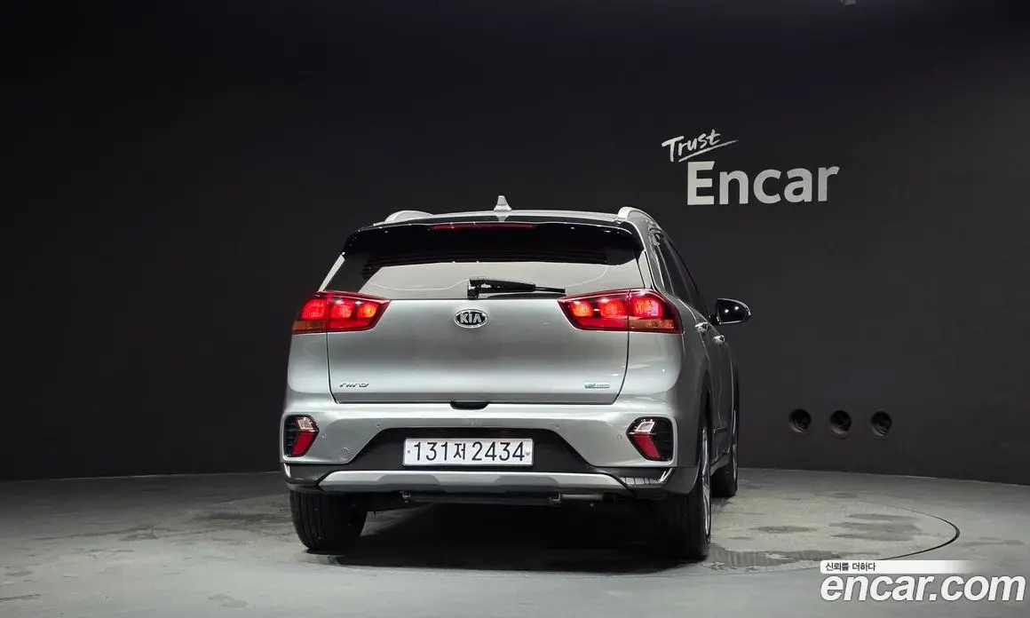 Kia Niro 2021 1.6 автомат (гидро), фото 4