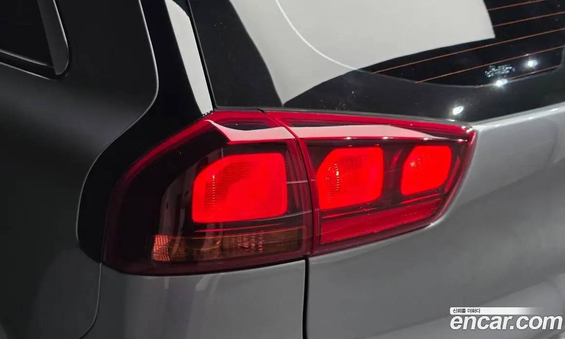 Kia Niro 2021 1.6 автомат (гидро), фото 9