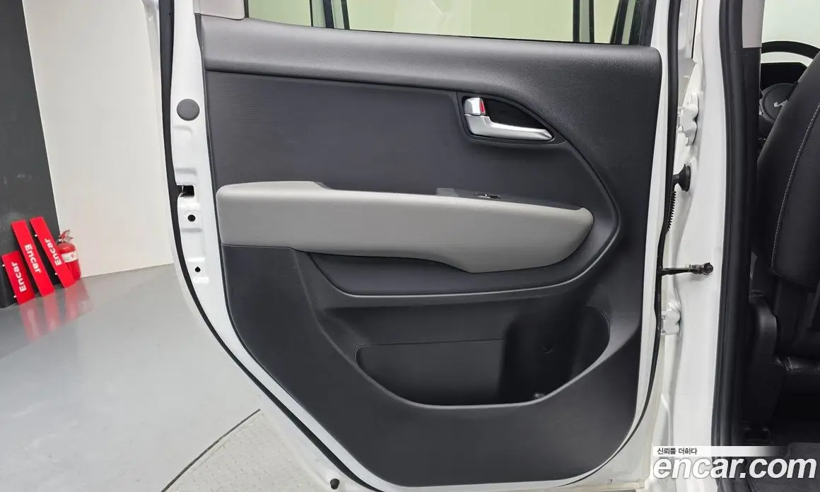 Kia Ray 2023 0.1 автомат (гидро), фото 14