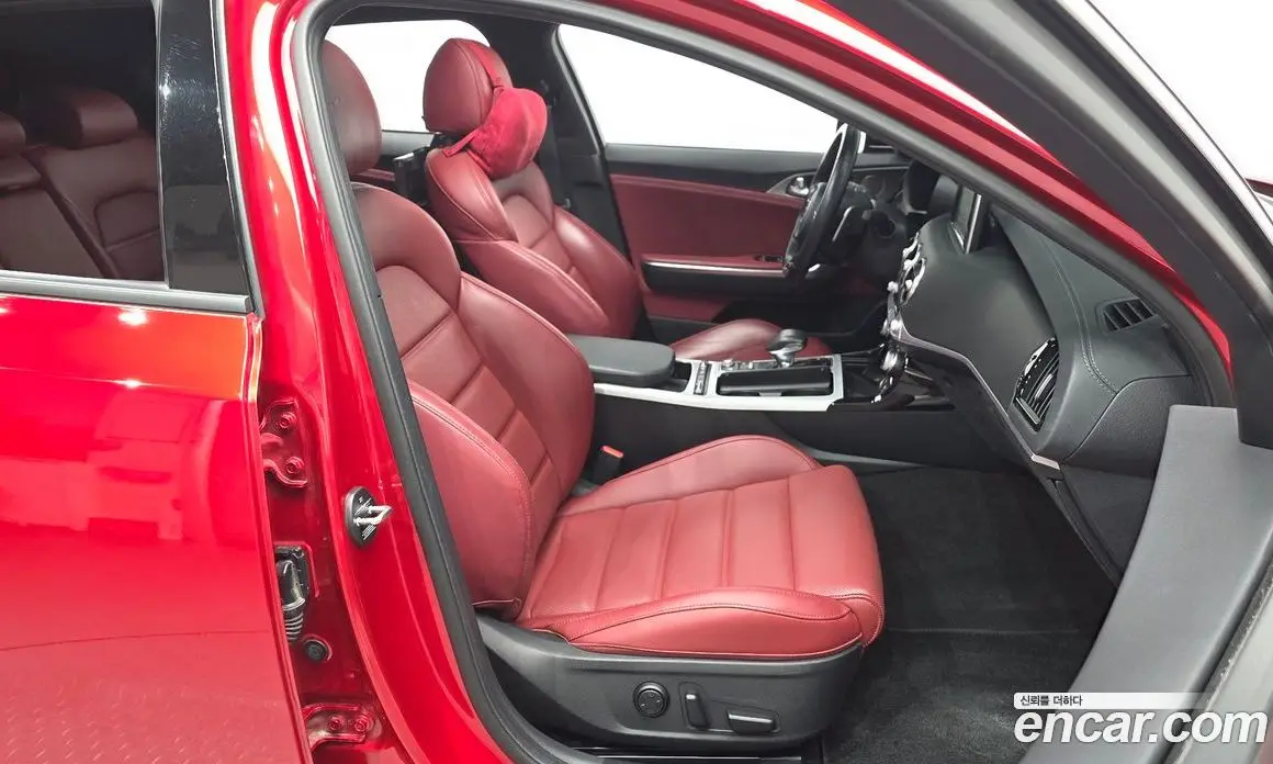 Kia Stinger 2017 3.3 автомат (гидро), фото 15
