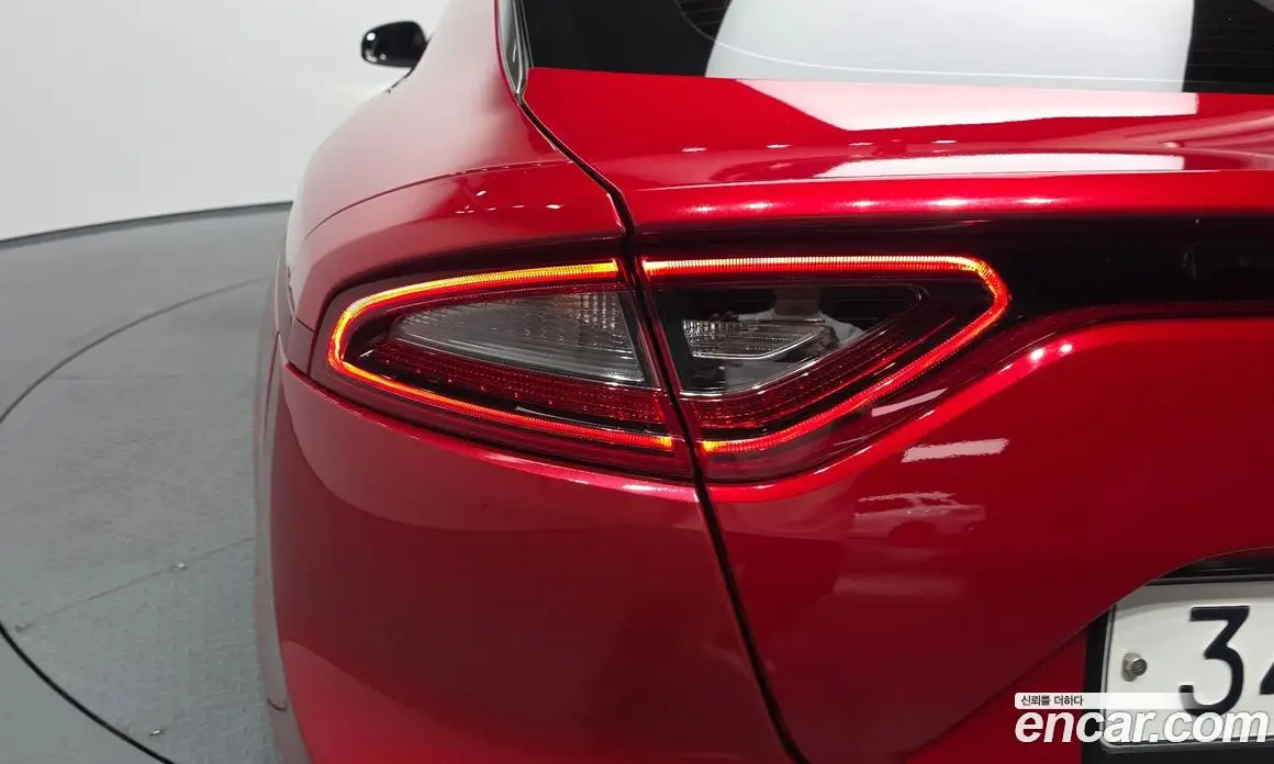 Kia Stinger 2017 3.3 автомат (гидро), фото 8