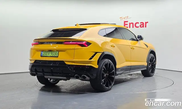 Lamborghini Urus 2024 4.0 автомат (гидро), миниатюра 2