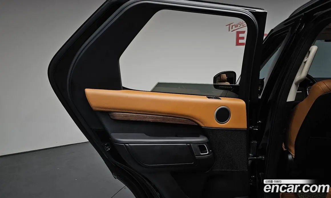 Land Rover Discovery 2018 3.0 автомат (гидро), фото 14