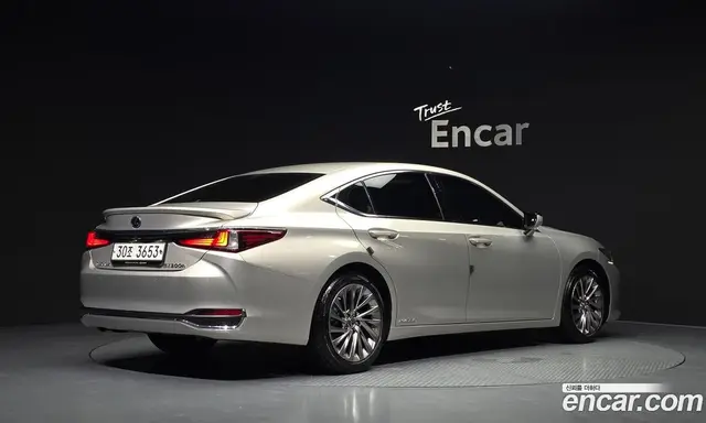 Lexus ES 2018 2.5 автомат (гидро), миниатюра 2