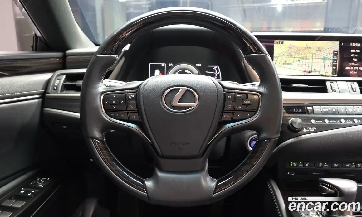 Lexus ES 2018 2.5 автомат (гидро), фото 19