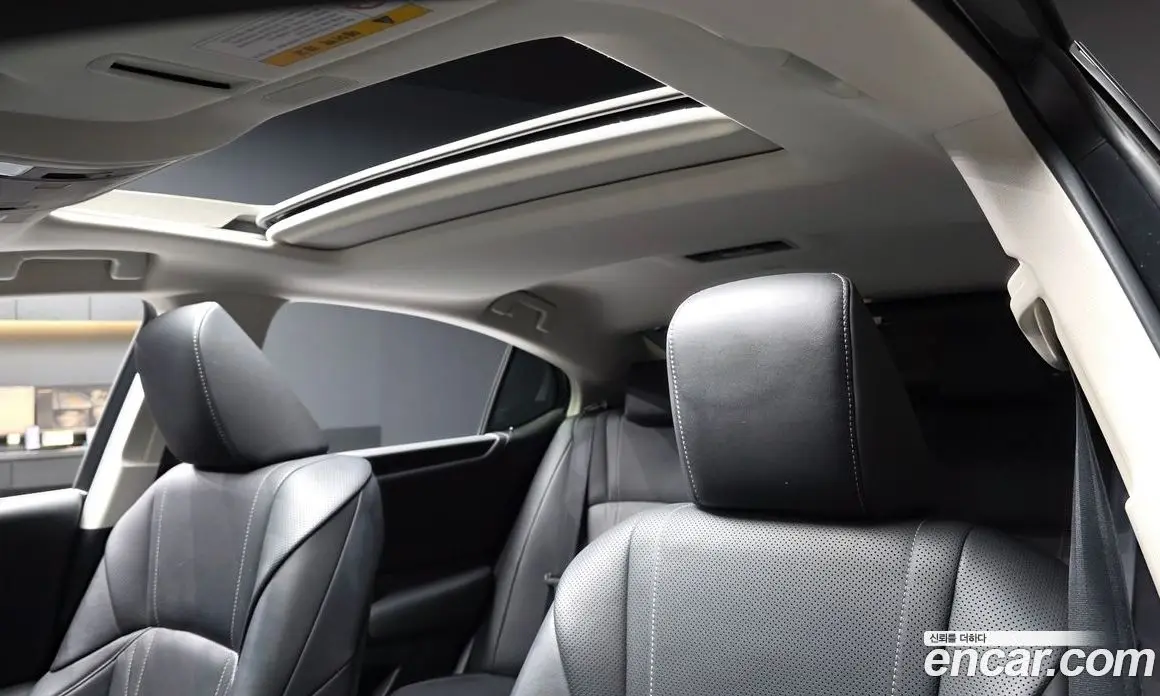Lexus ES 2018 2.5 автомат (гидро), фото 24