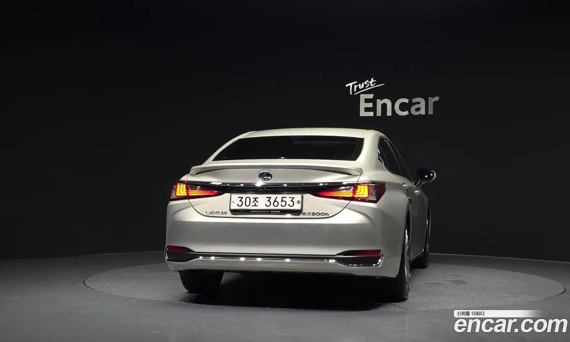 Lexus ES 2018 2.5 автомат (гидро), фото 4