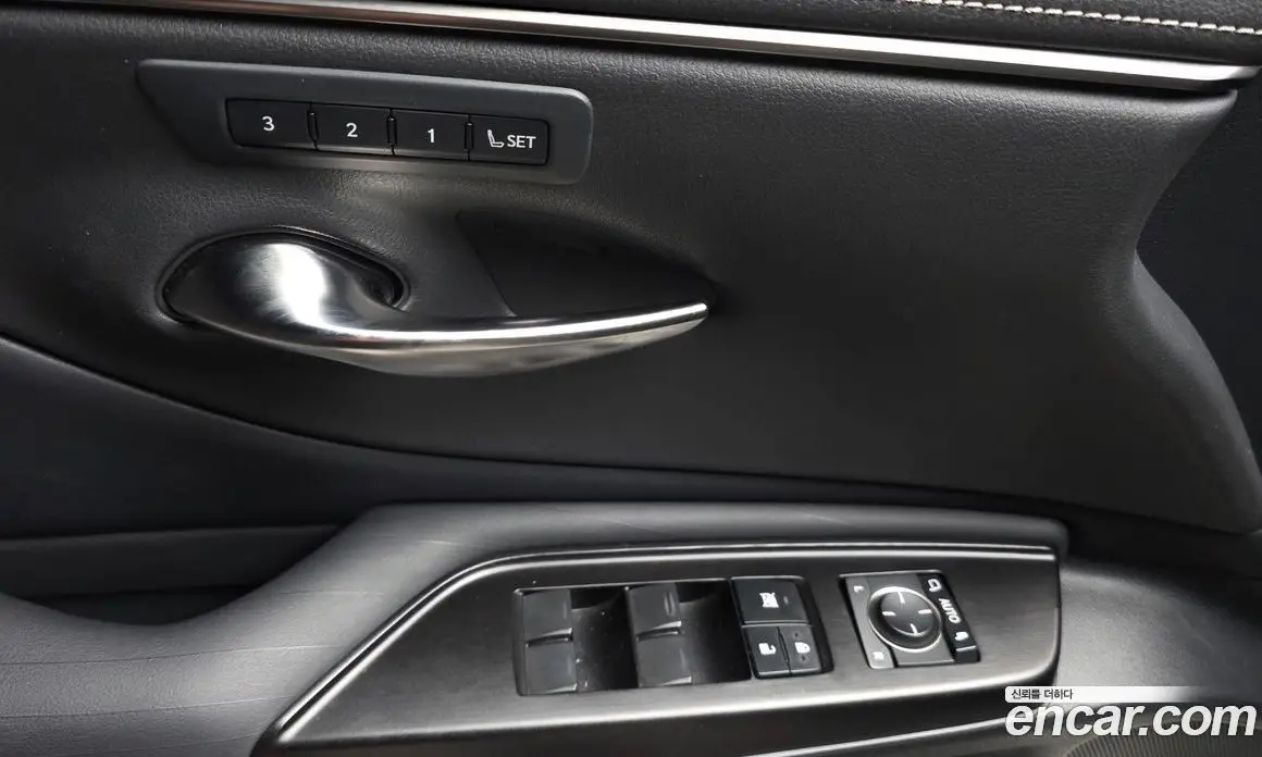 Lexus ES 2018 2.5 автомат (гидро), фото 31