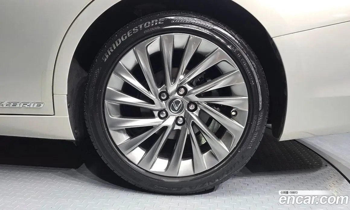 Lexus ES 2018 2.5 автомат (гидро), фото 7