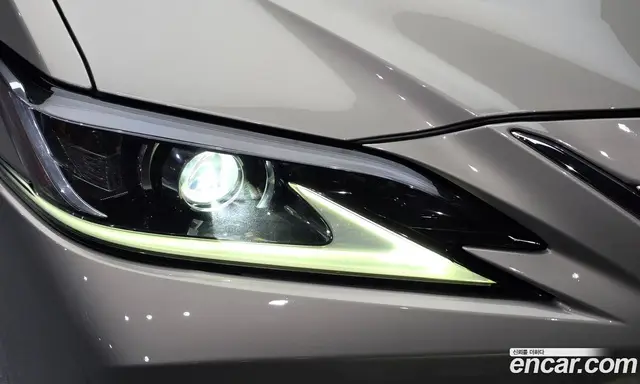 Lexus ES 2018 2.5 автомат (гидро), миниатюра 8