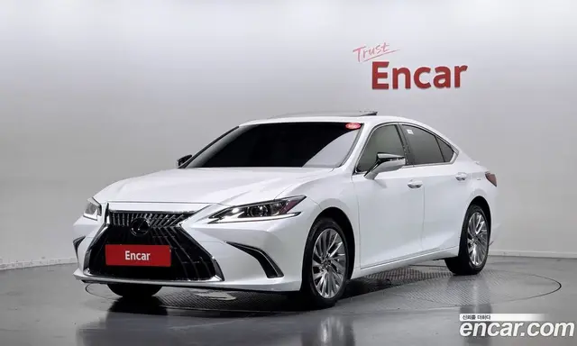 Lexus ES, 2023, 38 855 км