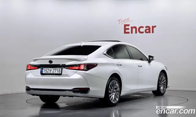 Lexus ES 2023 2.5 автомат (гидро), миниатюра 2