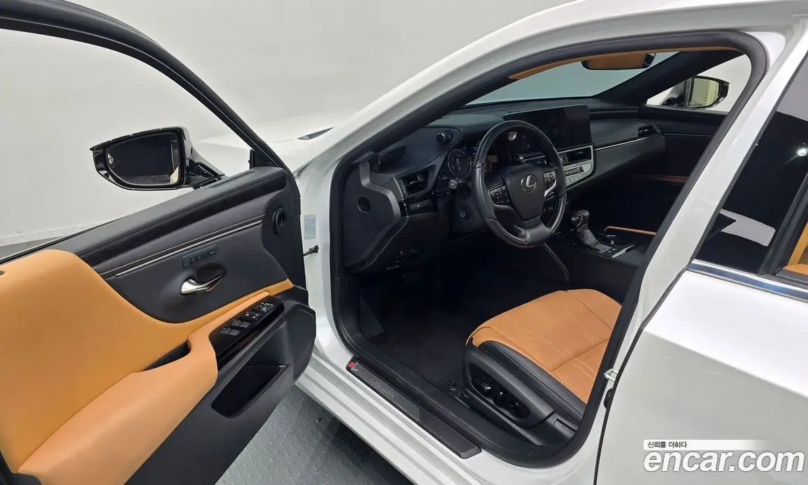 Lexus ES 2023 2.5 автомат (гидро), фото 11