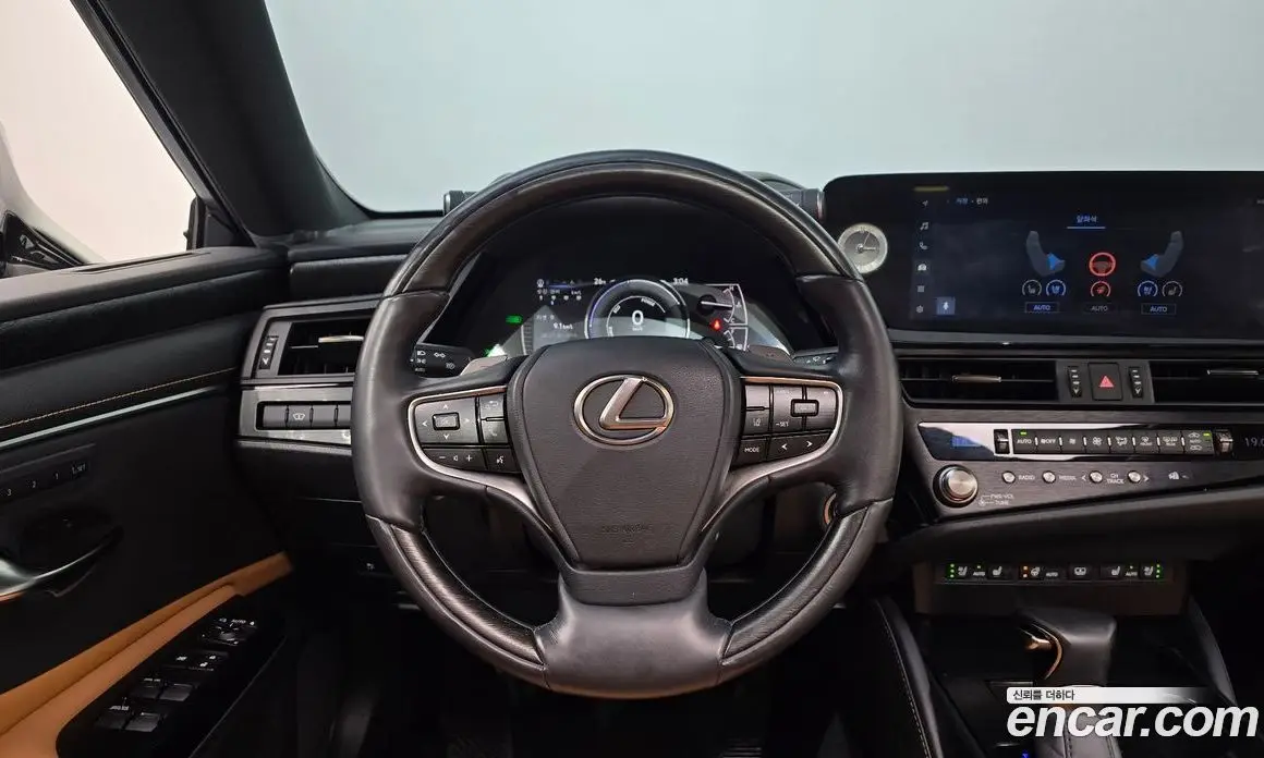 Lexus ES 2023 2.5 автомат (гидро), фото 13