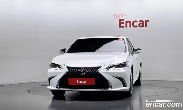 Lexus ES 2023 2.5 автомат (гидро), миниатюра 3