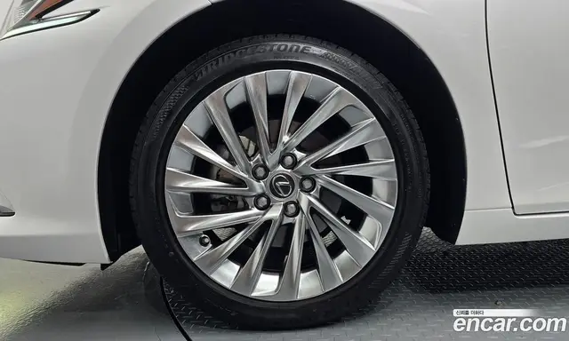Lexus ES 2023 2.5 автомат (гидро), миниатюра 5