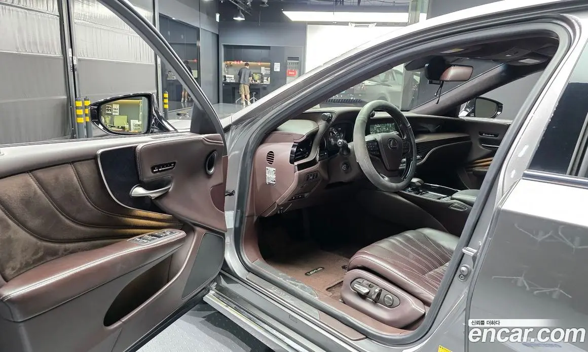 Lexus LS 2018 3.5 автомат (гидро), фото 13