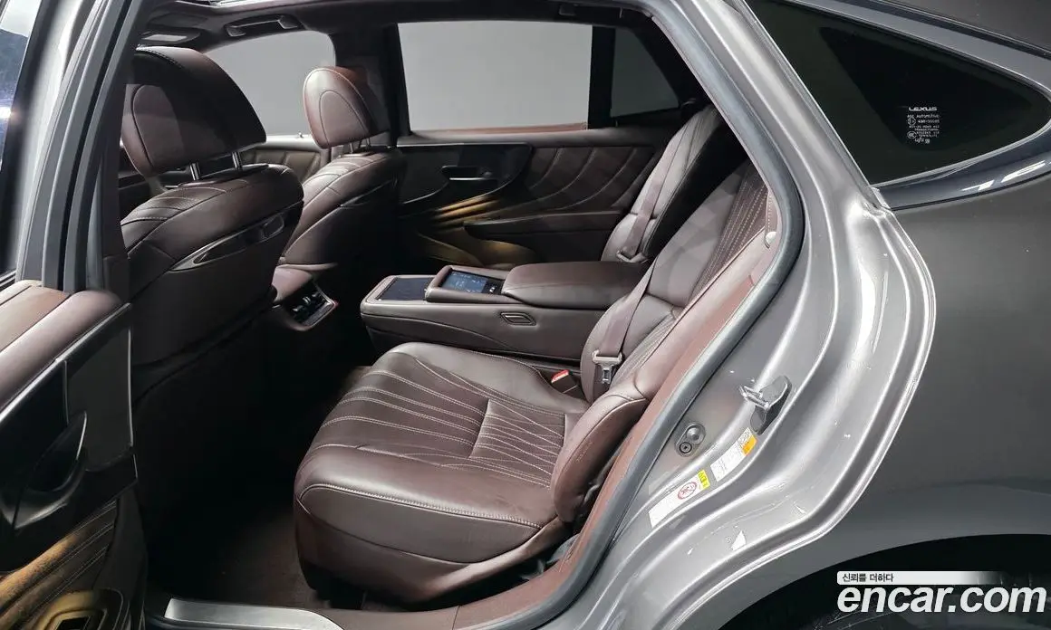 Lexus LS 2018 3.5 автомат (гидро), фото 16