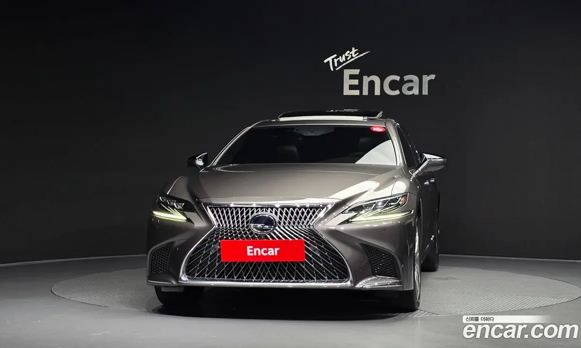 Lexus LS 2018 3.5 автомат (гидро), фото 3