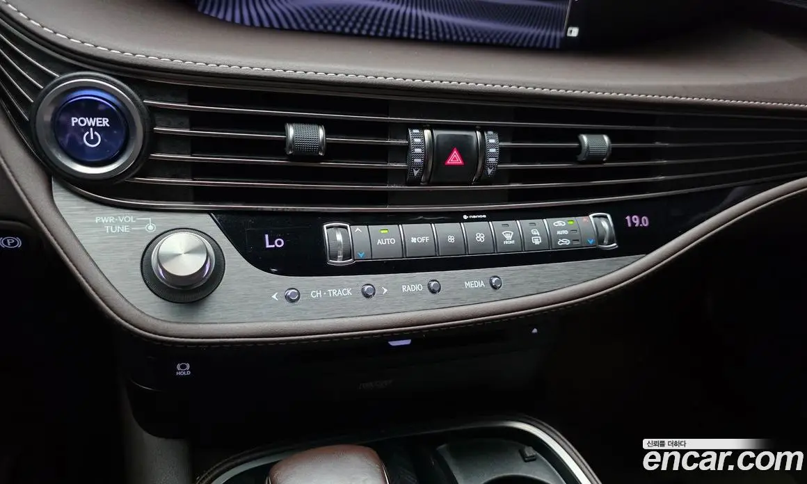 Lexus LS 2018 3.5 автомат (гидро), фото 28
