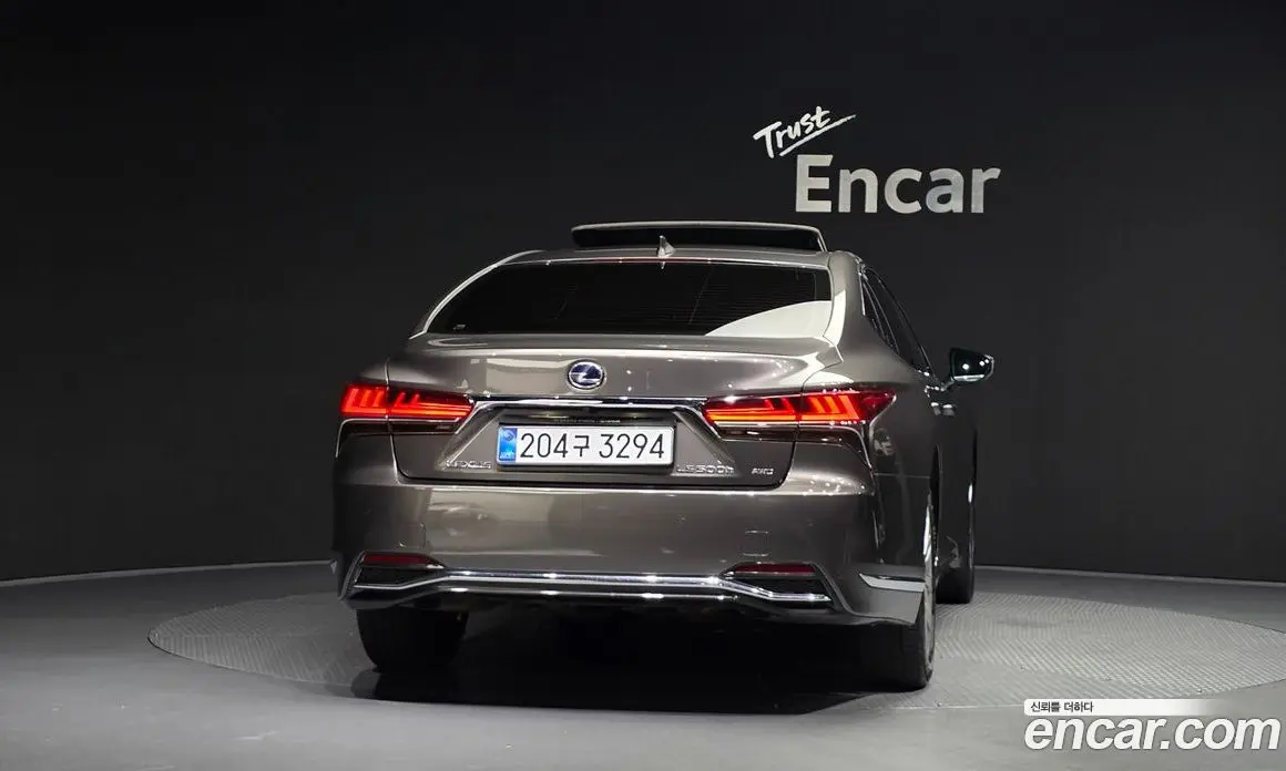 Lexus LS 2018 3.5 автомат (гидро), фото 4