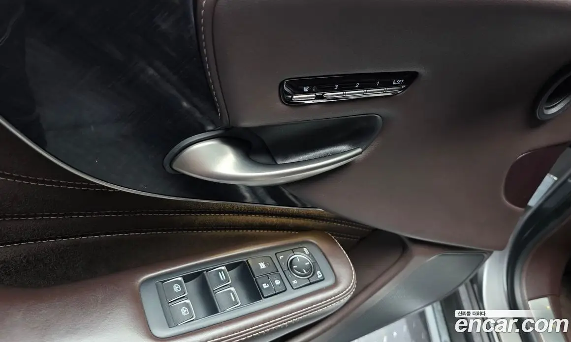 Lexus LS 2018 3.5 автомат (гидро), фото 32