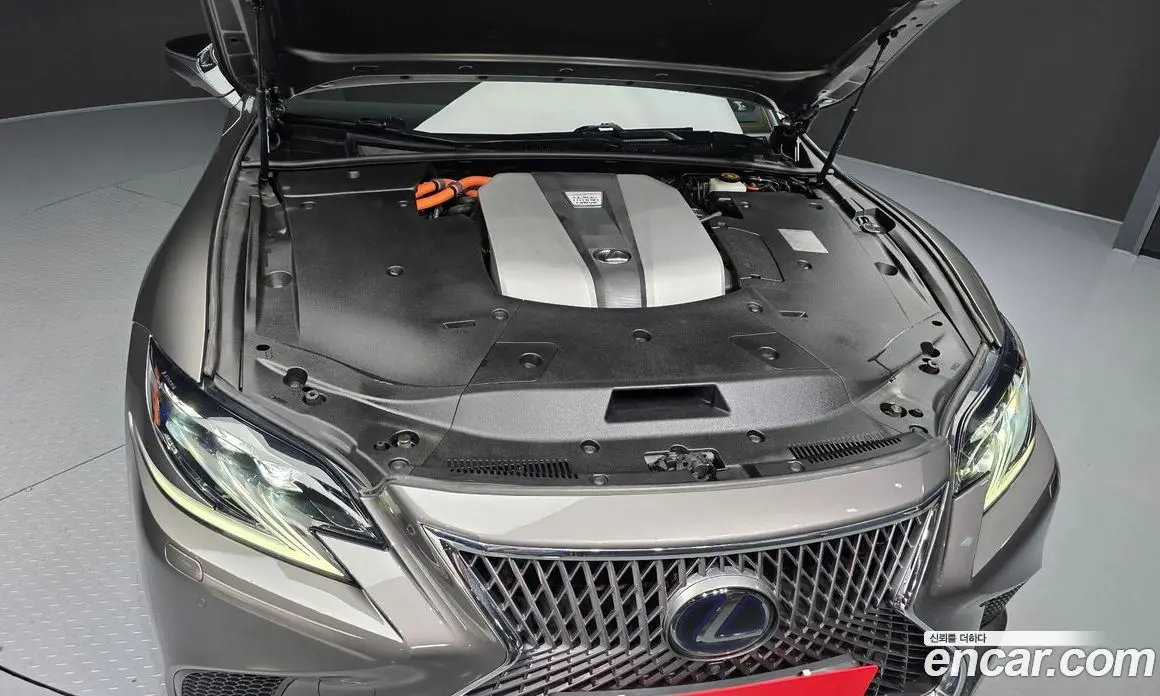 Lexus LS 2018 3.5 автомат (гидро), фото 6
