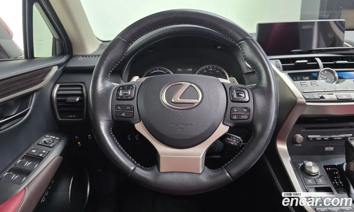 Lexus NX 2018 2.5 автомат (гидро), фото 13
