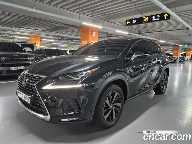 Lexus NX 2021 2.5 автомат (гидро), миниатюра 2