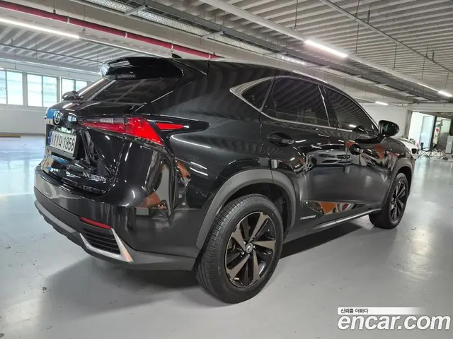 Lexus NX 2021 2.5 автомат (гидро), миниатюра 4