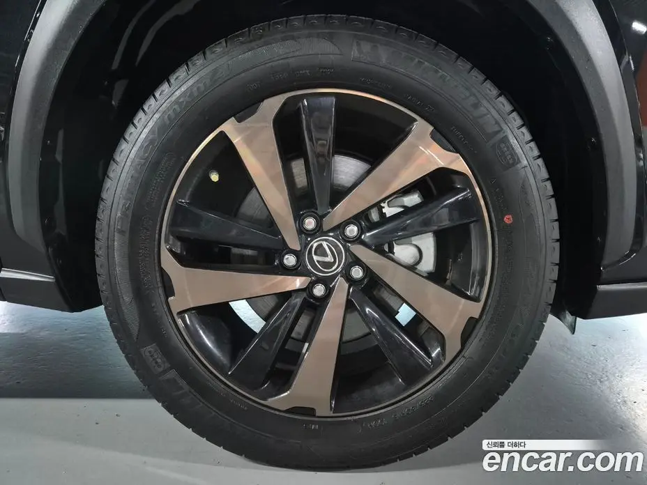 Lexus NX 2021 2.5 автомат (гидро), фото 5