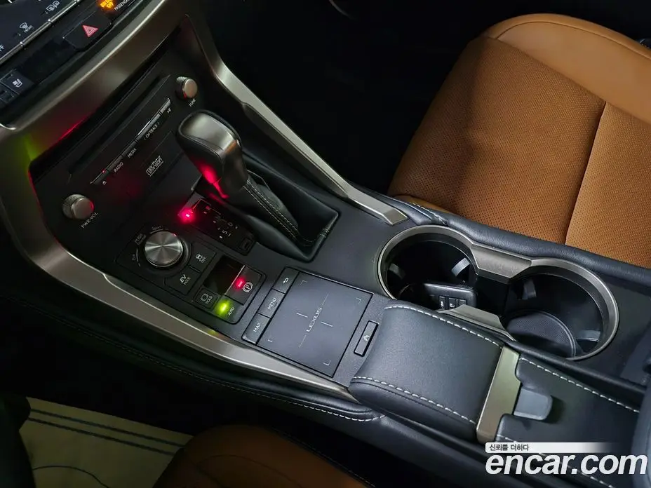 Lexus NX 2021 2.5 автомат (гидро), фото 9
