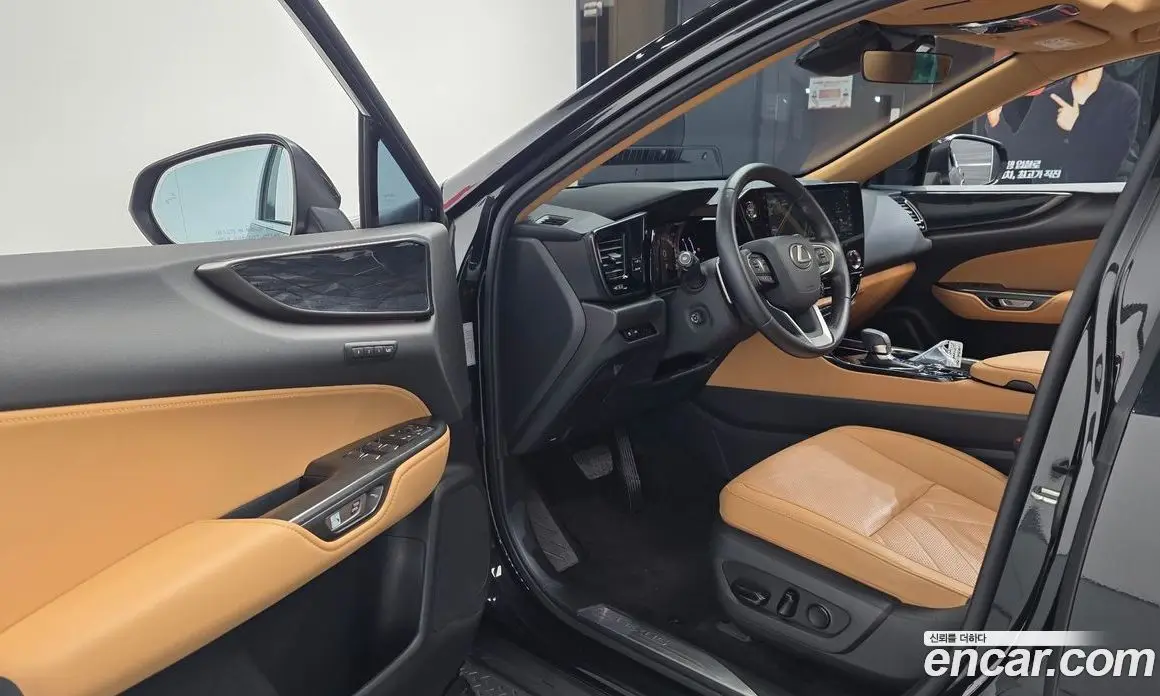Lexus NX 2023 2.5 автомат (гидро), фото 13
