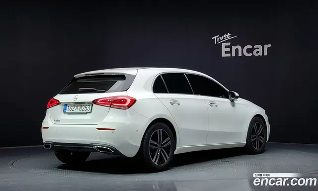 Mercedes-Benz A-Class 2021 2.0 автомат (гидро), миниатюра 2