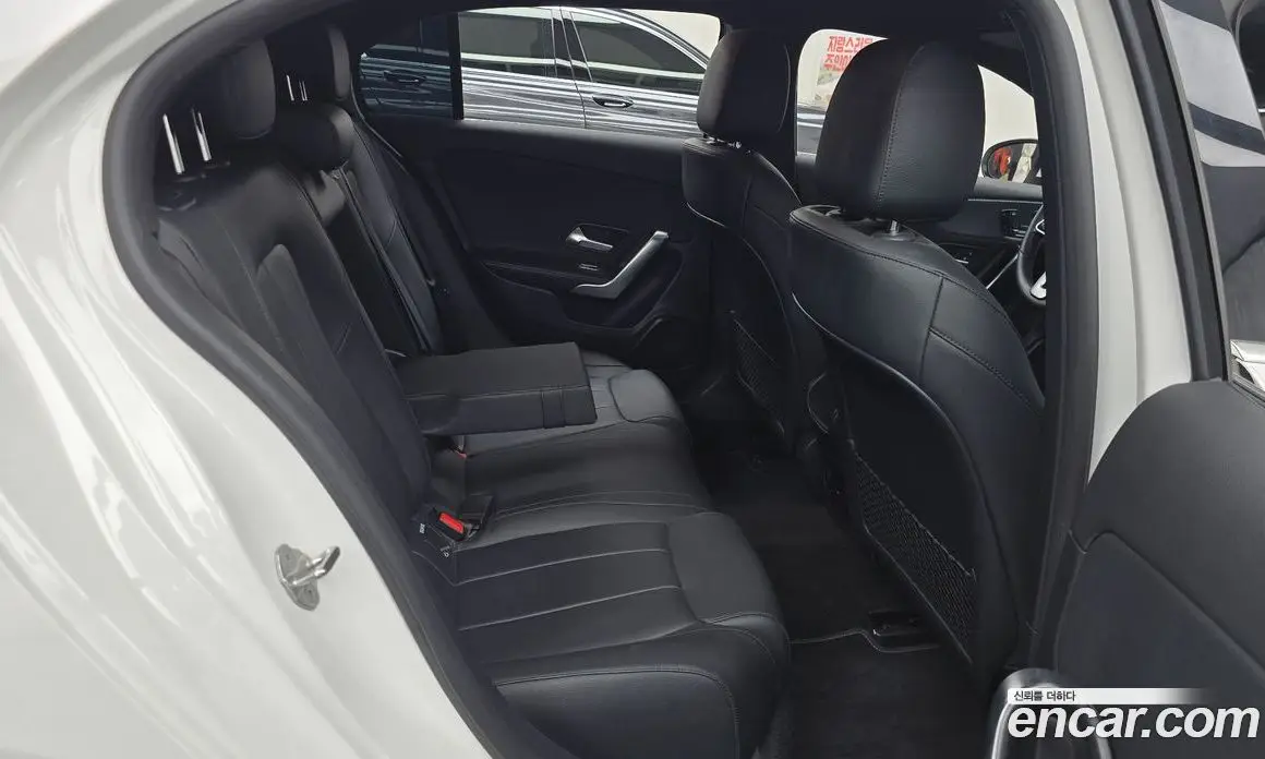 Mercedes-Benz A-Class 2021 2.0 автомат (гидро), фото 11