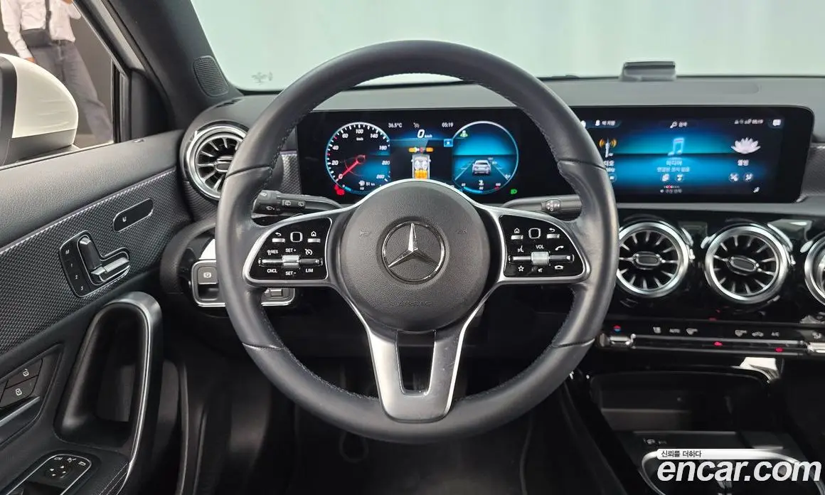 Mercedes-Benz A-Class 2021 2.0 автомат (гидро), фото 12