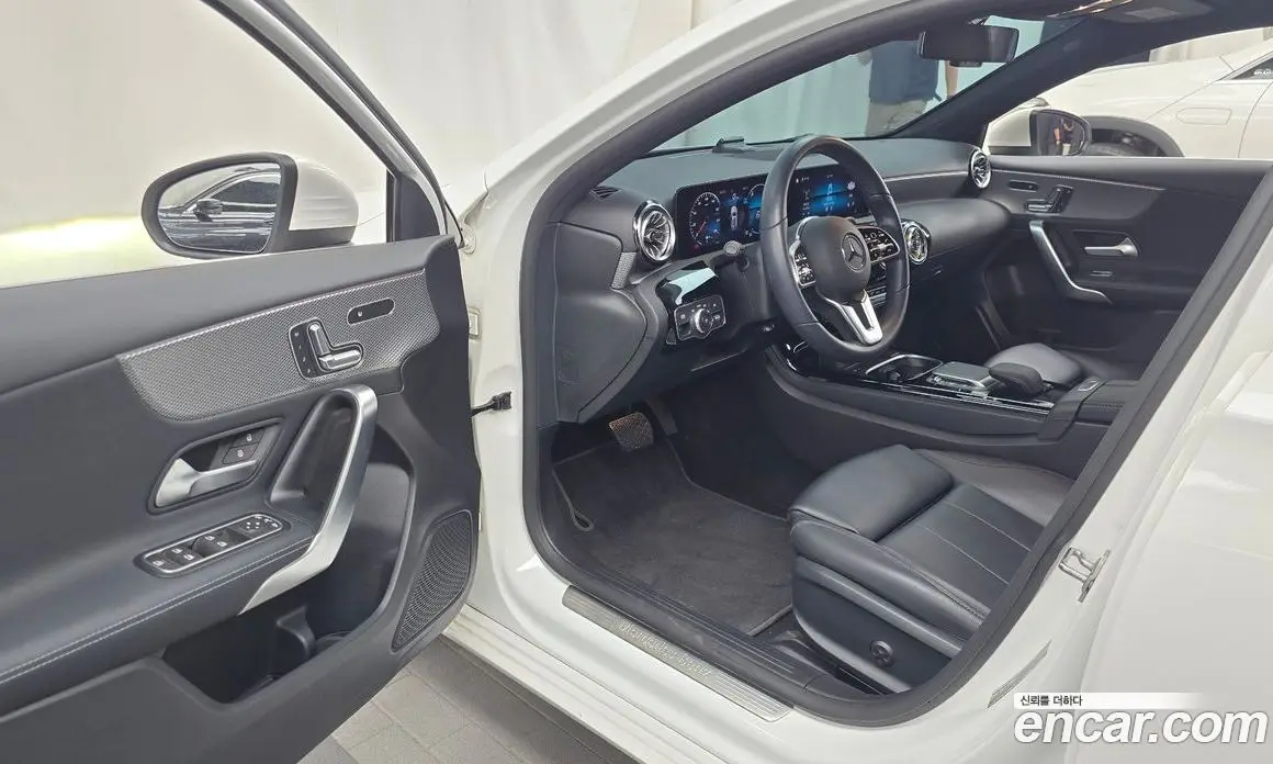 Mercedes-Benz A-Class 2021 2.0 автомат (гидро), фото 10