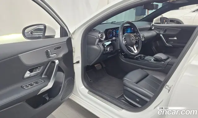 Mercedes-Benz A-Class 2021 2.0 автомат (гидро), миниатюра 10