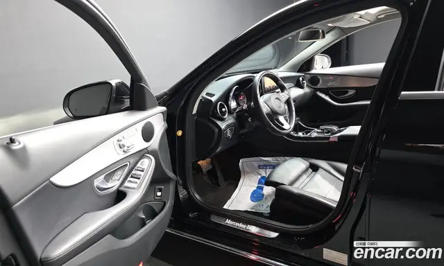 Mercedes-Benz C-Class 2018 2.1 автомат (гидро), миниатюра 10