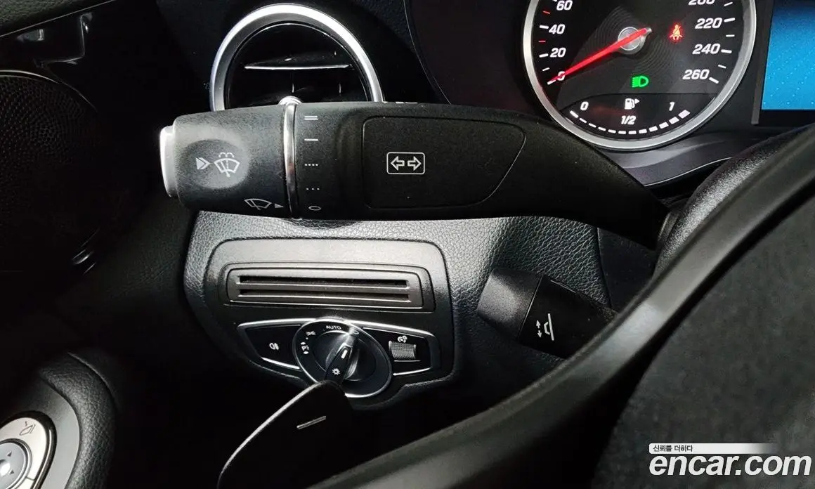 Mercedes-Benz C-Class 2019 2.0 автомат (гидро), фото 18