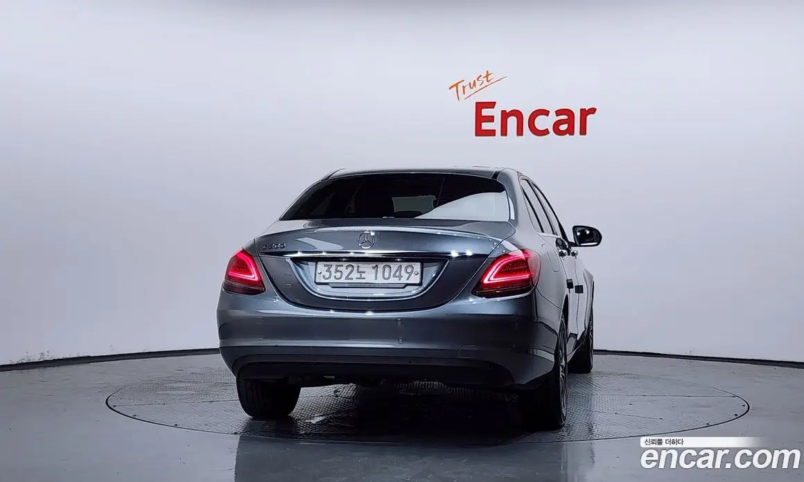 Mercedes-Benz C-Class 2019 2.0 автомат (гидро), фото 4