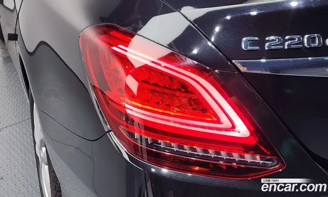 Mercedes-Benz C-Class 2019 1.9 автомат (гидро), миниатюра 9