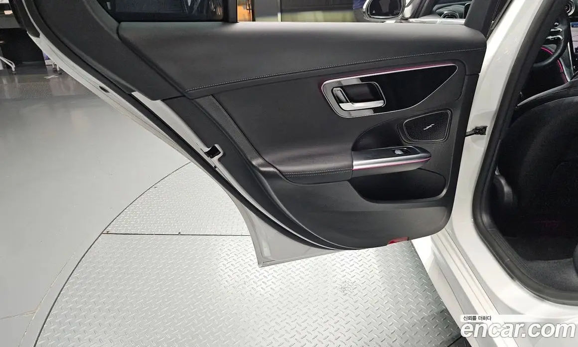 Mercedes-Benz C-Class 2022 2.0 автомат (гидро), фото 15