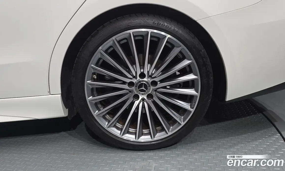 Mercedes-Benz C-Class 2022 2.0 автомат (гидро), фото 7