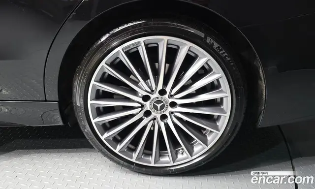 Mercedes-Benz C-Class 2023 2.0 автомат (гидро), миниатюра 5