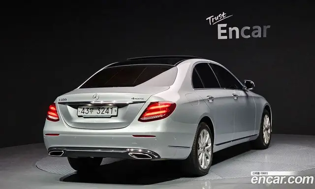 Mercedes-Benz E-Class 2019 2.0 автомат (гидро), миниатюра 2