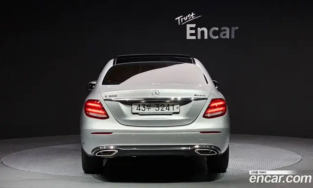 Mercedes-Benz E-Class 2019 2.0 автомат (гидро), миниатюра 4
