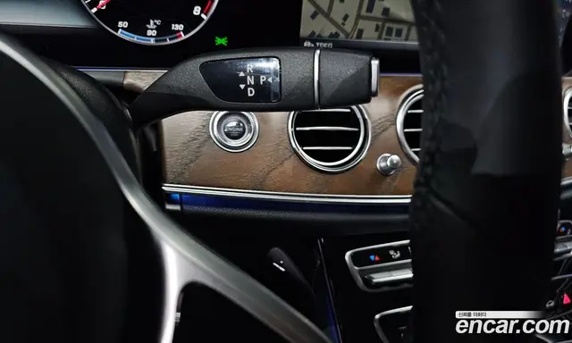 Mercedes-Benz E-Class 2019 2.0 автомат (гидро), миниатюра 9