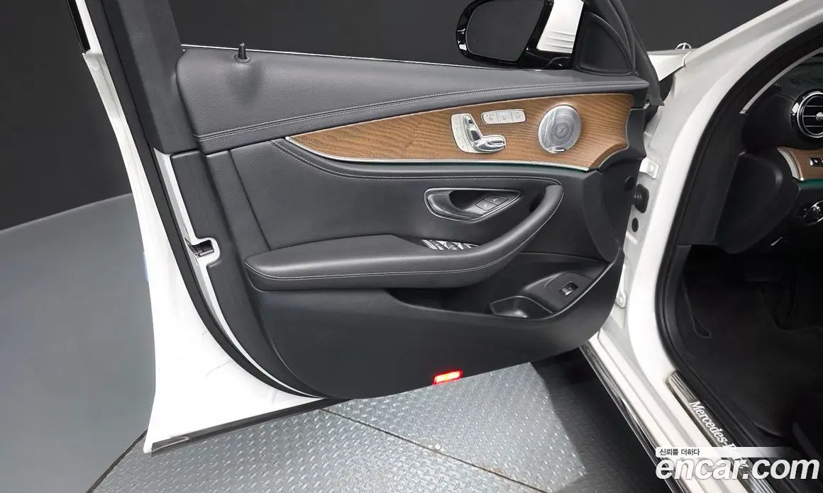 Mercedes-Benz E-Class 2020 2.0 автомат (гидро), фото 14